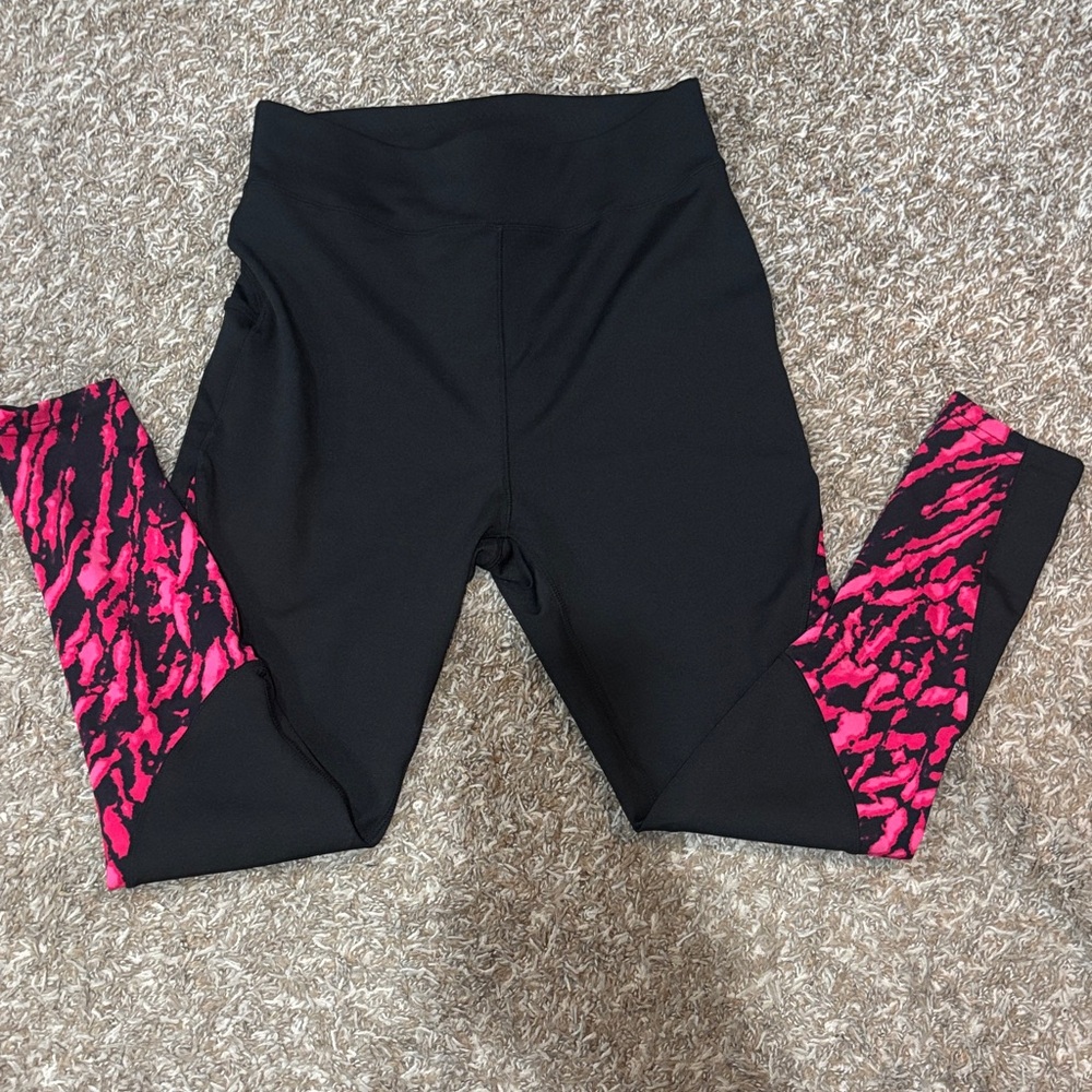 POP Fit Black Leggings with Neon Pink Patterned Panels